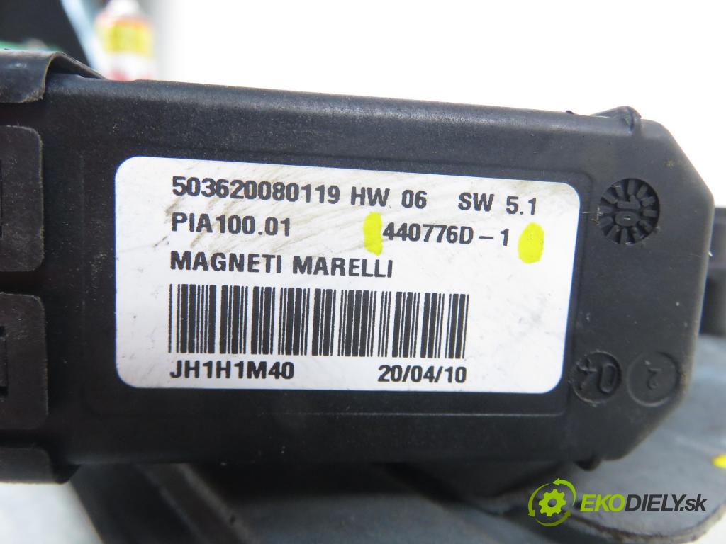 RENAULT MODUS / GRAND MODUS (F/JP0_) MINIVAN 2010 63,00 1.5 dCi (FP0F, JP0F) - K9K 766 1461,00 Mechanizmus okien 440776D