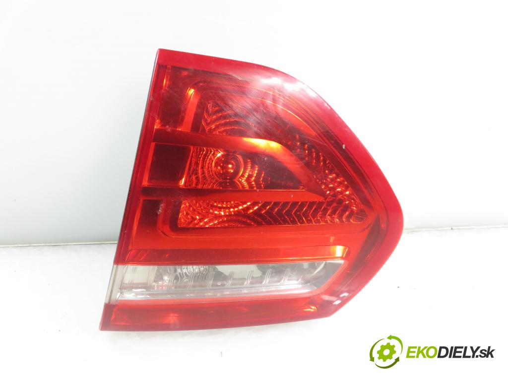 CITROEN C4 Picasso I (UD_) MINIVAN 2008 80,00 1.6 HDi 16V 109 - 9HZ 1560,00 Svetlo pravé zadné kufor 9653547677