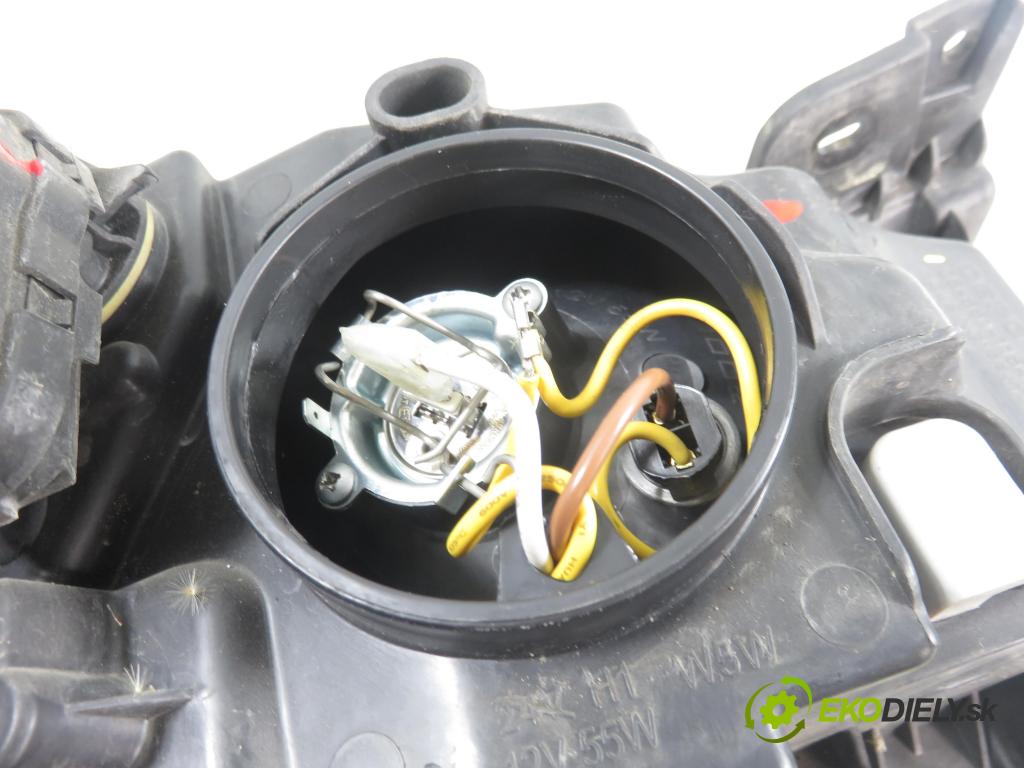 RENAULT LAGUNA II Grandtour (KG0/1_) KOMBI 2006 125,00 2.0 16V - F4R 784 1998,00 Svetlo LP 085511154L