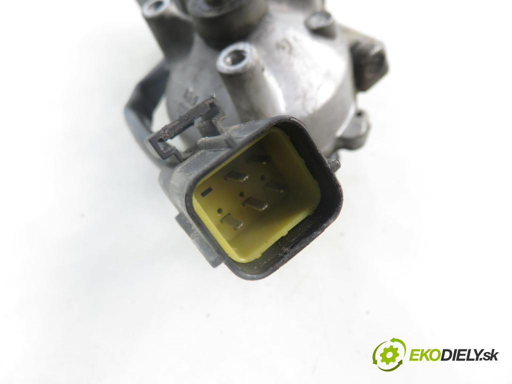 LAND ROVER FREELANDER (L314) SUV 2000 72,00 2.0 DI 4x4 - 20 T2N 1994,00 Motorček stieračov predný 22147906
