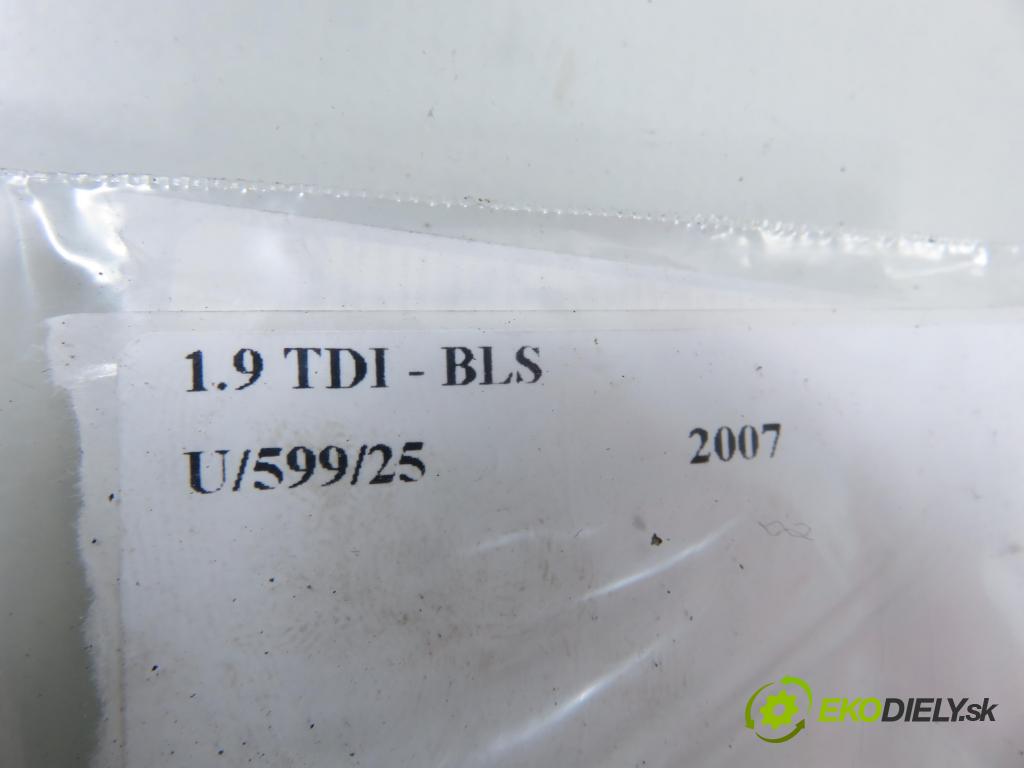 VW CADDY III Variant (2KB, 2KJ, 2CB, 2CJ) KOMBIVAN 2007 77,00 1.9 TDI PD 105 1896,00 Motorček stieračov 2K1955119C ; 1397220503 ; 2K1955023G