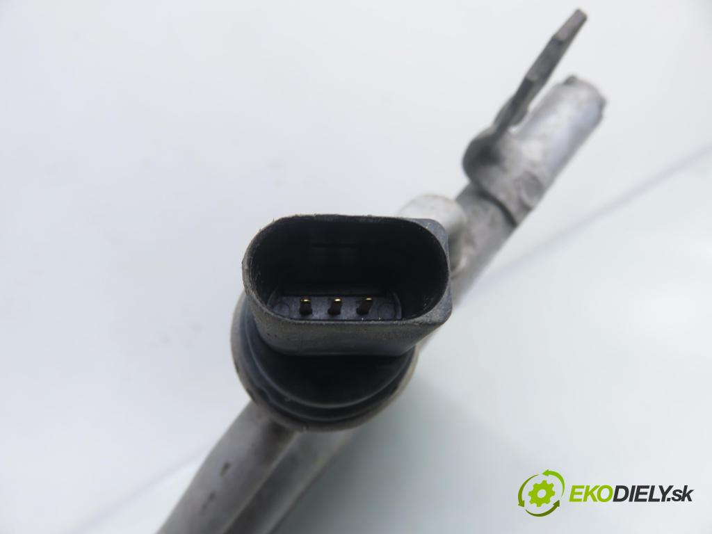 AUDI A4 Avant (8E5, B6) KOMBI 2004 140,00 1.8 T quattro - BEX 1781,00 chladič klimatizácie 8E0260401D ; MF4467005691 (Chladič klimatizácie)