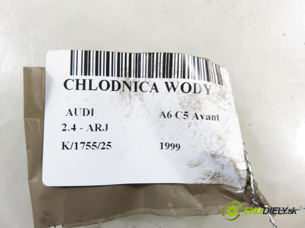 AUDI A6 Avant (4B5, C5) KOMBI 1999 121,00 2.4 - ARJ 2393,00 chladič vody 