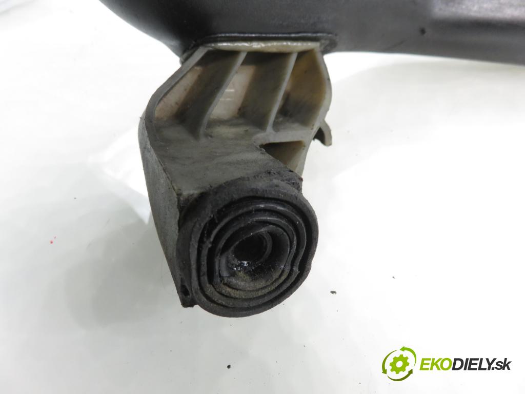 VW PASSAT B6 Variant (3C5) KOMBI 2006 103,00 2.0 TDI PD 8V 140 - BMP 1968,00 Rúra intercoolera turba 3C0145940H