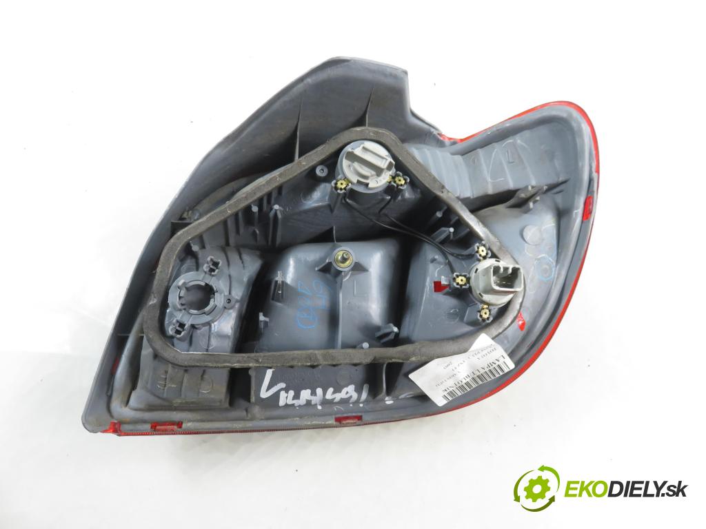 TOYOTA YARIS (_P1_) HB 2003 0,00 1.5 (NCP13_) - 1NZ-FE 1497,00 Svetlo ľavé zadné