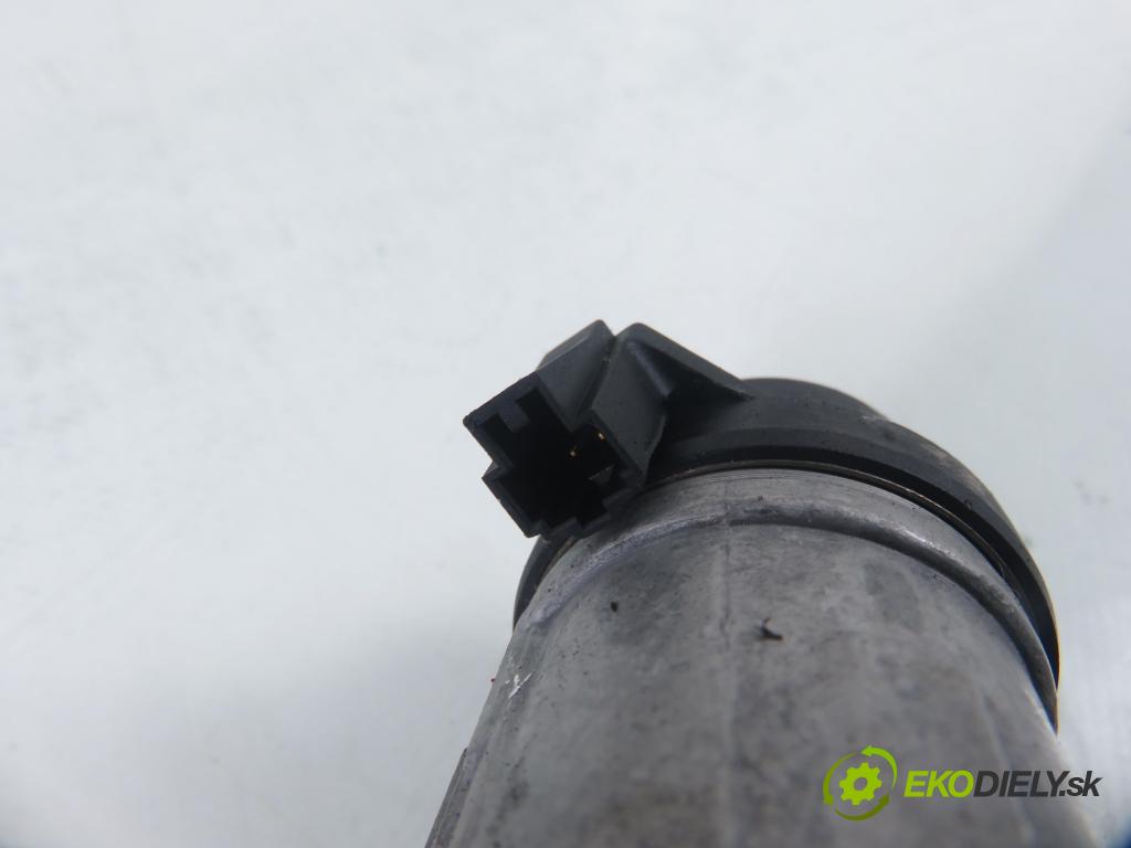 AUDI A4 Avant (8E5, B6) KOMBI 2004 140,00 1.8 T quattro - BEX 1781,00 spinačka 4B0905851G (Spínacia skrinka)