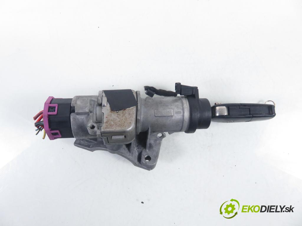 AUDI A4 Avant (8E5, B6) KOMBI 2004 140,00 1.8 T quattro - BEX 1781,00 spinačka 4B0905851G (Spínacia skrinka)