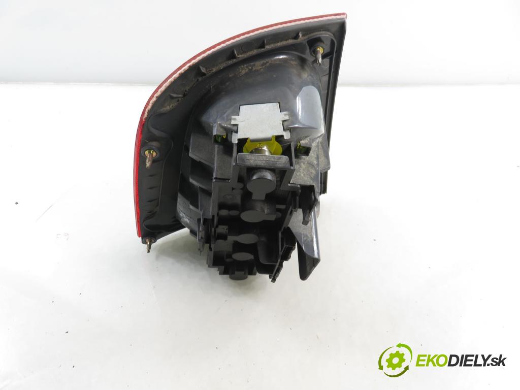 SKODA OCTAVIA I (1U2) LIFTBACK 2000 81,00 1.9 TDI - AHF 1896,00 Svetlo pravé zadné 1U6945112 ; 1U6945096