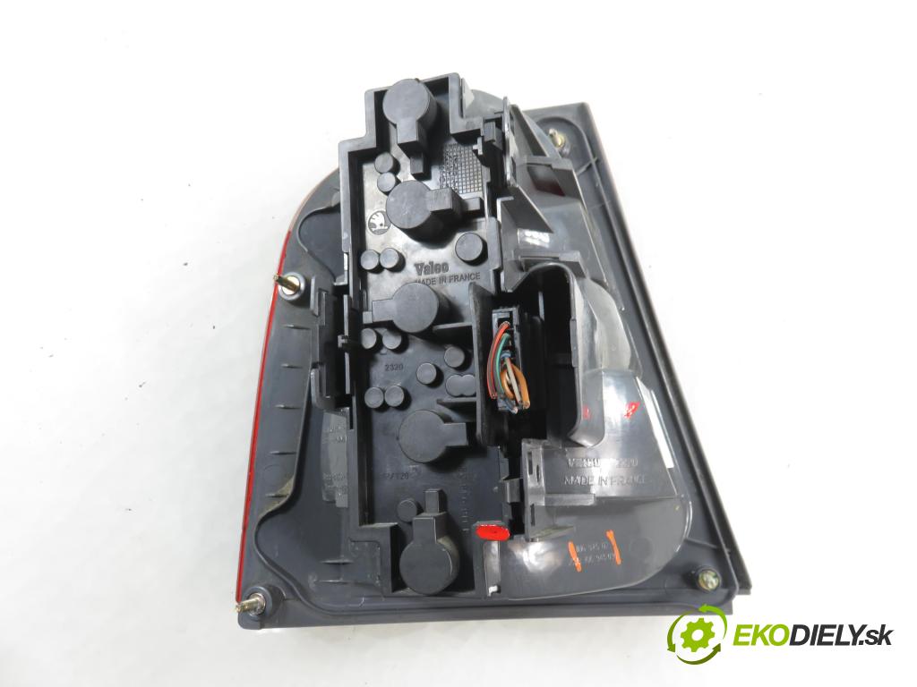 SKODA OCTAVIA I (1U2) LIFTBACK 2000 81,00 1.9 TDI - AHF 1896,00 Svetlo pravé zadné 1U6945112 ; 1U6945096