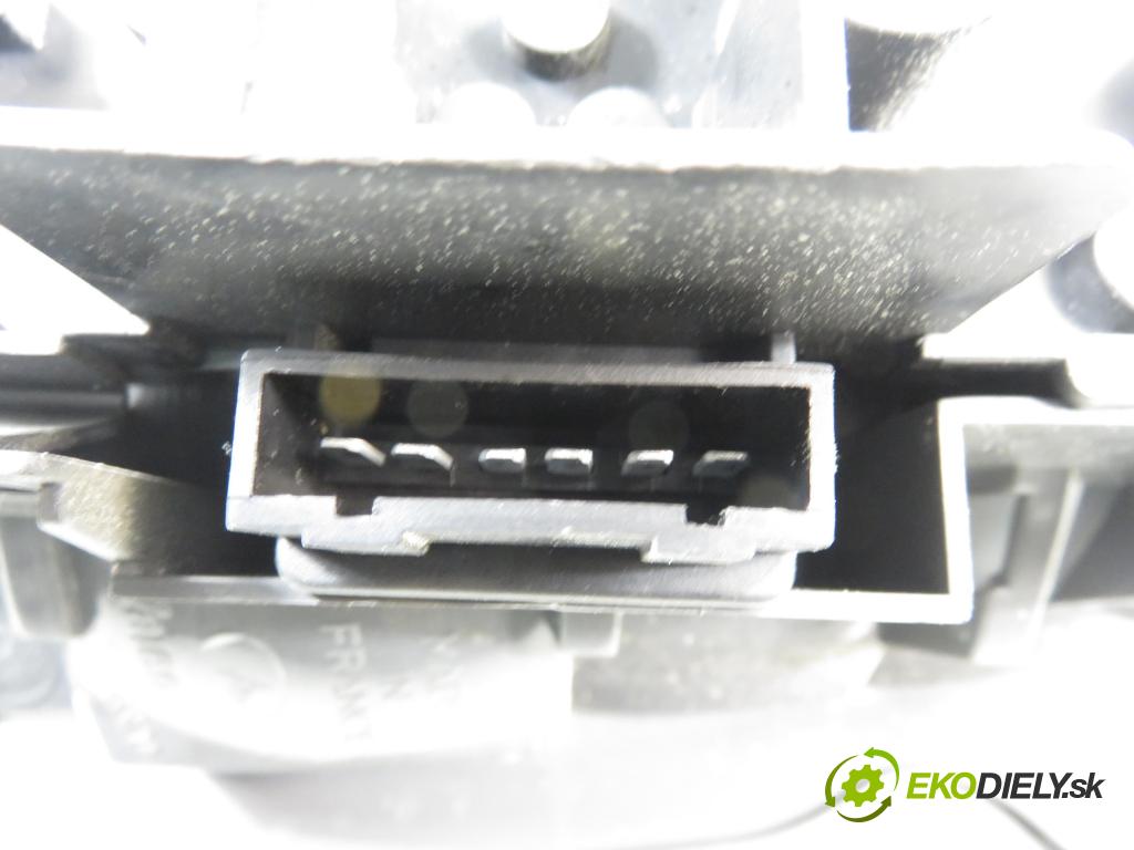 SKODA OCTAVIA I (1U2) LIFTBACK 2000 81,00 1.9 TDI - AHF 1896,00 Svetlo ľavé zadné 1U6945111 ; 1U6945095