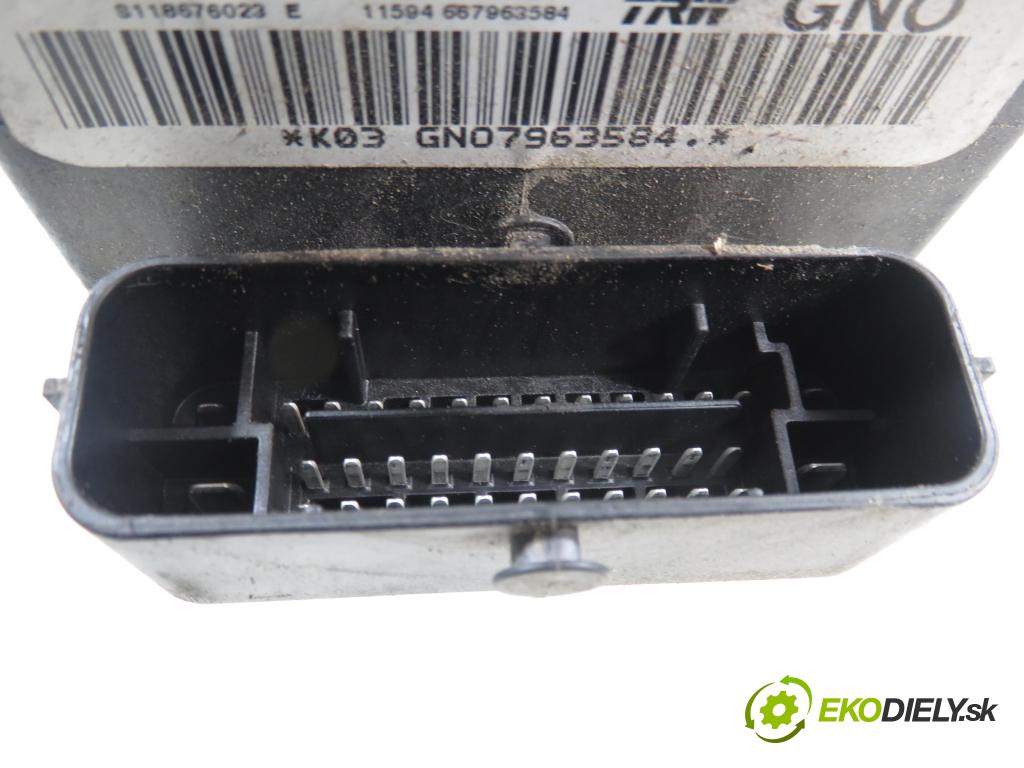 VW PASSAT B6 Variant (3C5) KOMBI 2006 103,00 2.0 TDI PD 8V 140 - BMP 1968,00 pumpa ABS 16332401 ; 3C0614095P (Pumpa ABS)