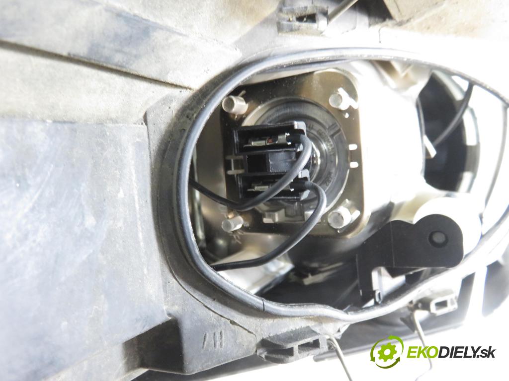 VW PASSAT B6 Variant (3C5) KOMBI 2006 103,00 2.0 TDI PD 8V 140 - BMP 1968,00 Svetlo PP 3C0941752G