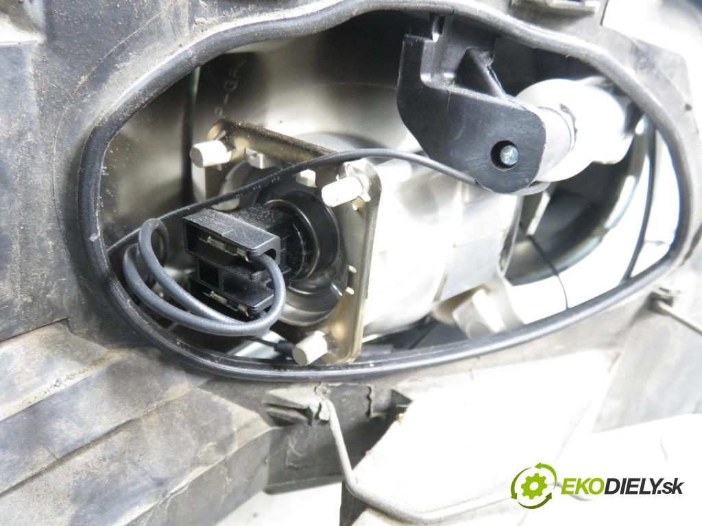 VW PASSAT B6 Variant (3C5) KOMBI 2006 103,00 2.0 TDI PD 8V 140 - BMP 1968,00 Svetlo LP 3C0941753G