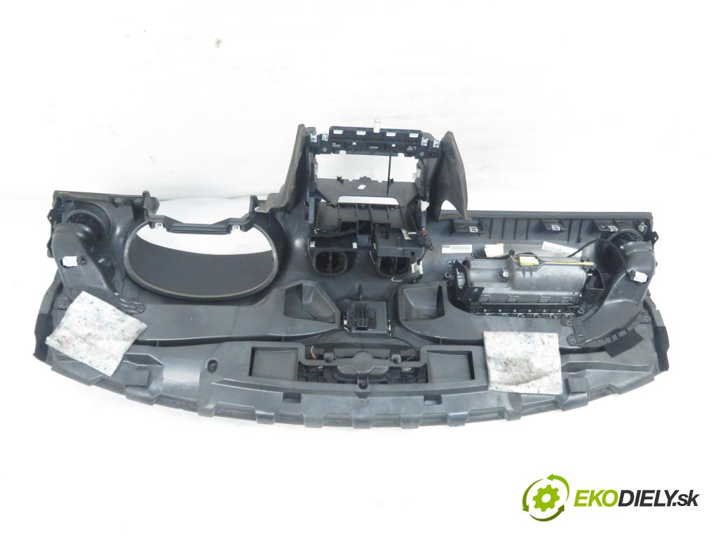 AUDI A3 (8P1) HB 2006 75,00 1.6 - BSE 1595,00 doska