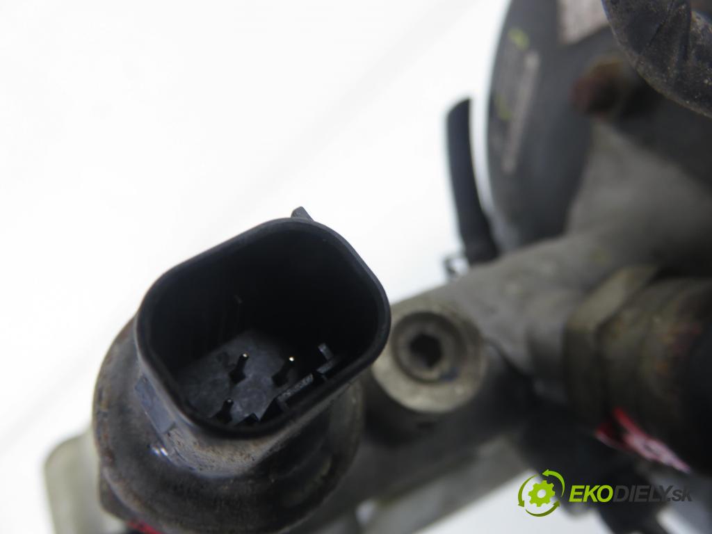 SEAT ALHAMBRA (7V8, 7V9) MINIVAN 2002 85,00 1.9 TDI PD 115 - AUY 1896,00 Posilovač 7M3612100F ; YM212B195AD (Servočerpadlo)