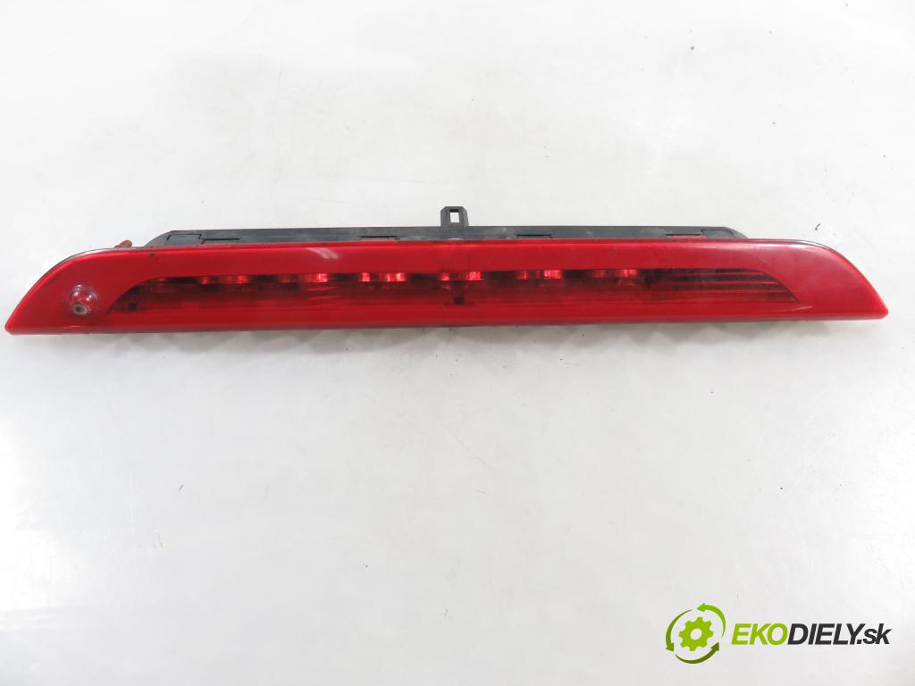 FIAT BRAVO II (198_) HB 2007 66,00 1.4 - 192 B2.000 1368,00 svetlo bŕzd 51776056