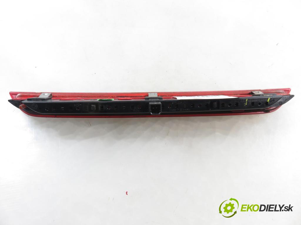FIAT BRAVO II (198_) HB 2007 66,00 1.4 - 192 B2.000 1368,00 svetlo bŕzd 51776056