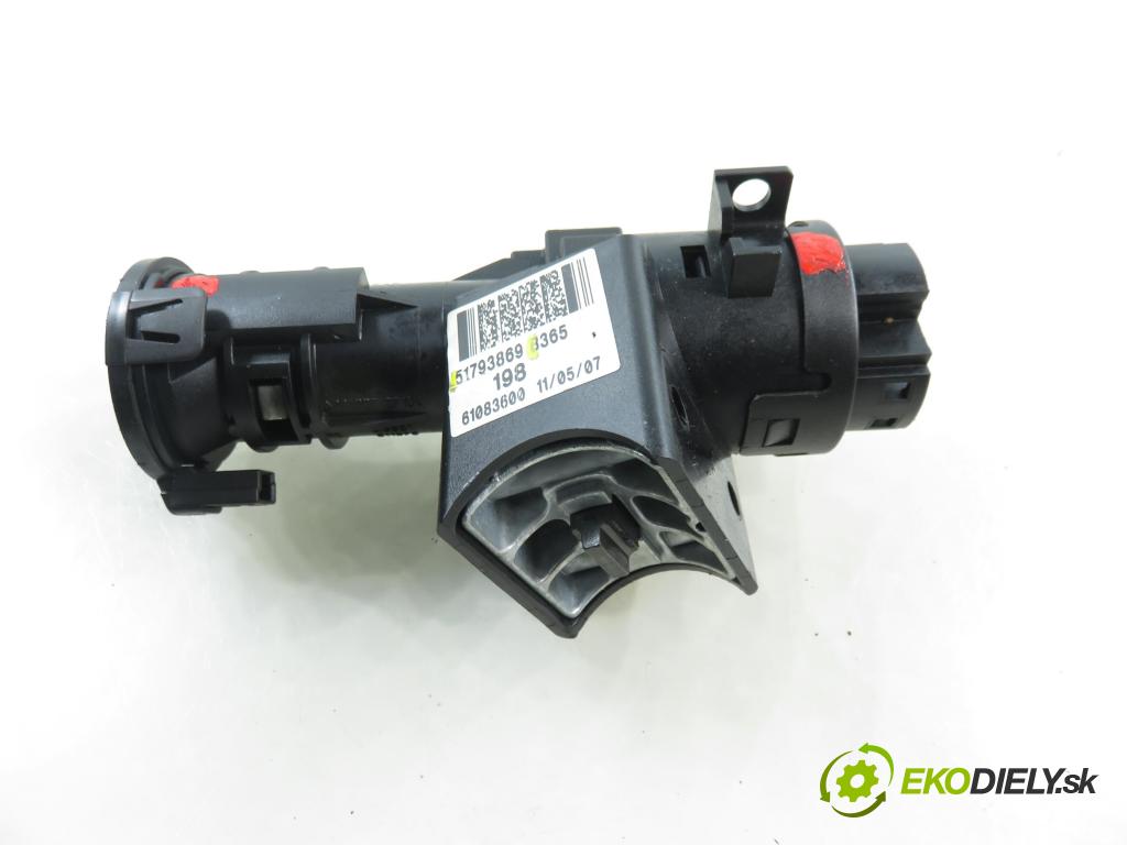 FIAT BRAVO II (198_) HB 2007 66,00 1.4 - 192 B2.000 1368,00 spinačka 51793869 (Spínacia skrinka)