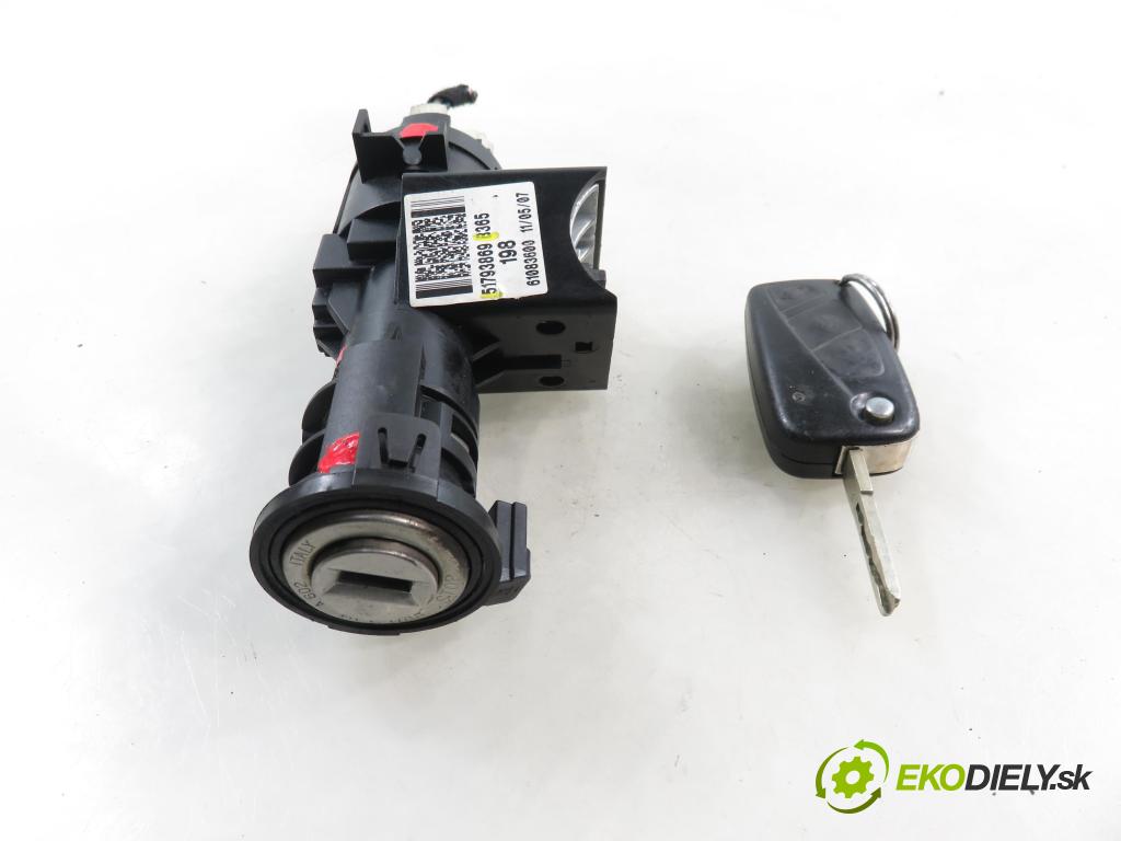 FIAT BRAVO II (198_) HB 2007 66,00 1.4 - 192 B2.000 1368,00 spinačka 51793869 (Spínacia skrinka)