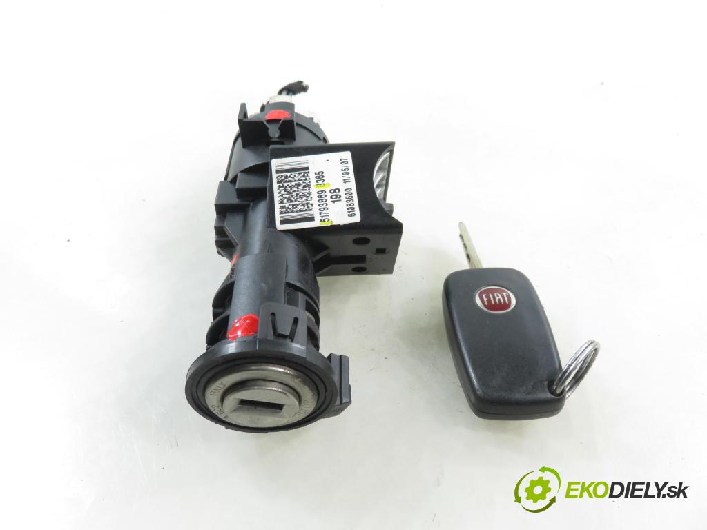 FIAT BRAVO II (198_) HB 2007 66,00 1.4 - 192 B2.000 1368,00 spinačka 51793869 (Spínacia skrinka)