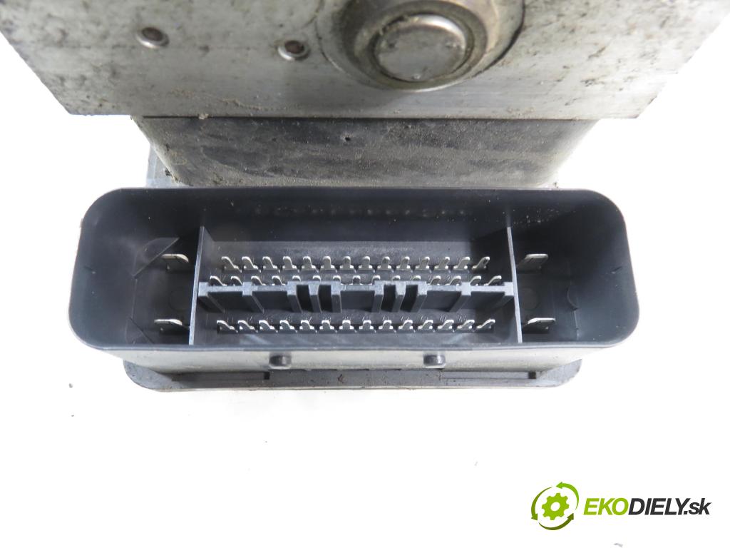 VW GOLF IV (1J1) HB 2002 66,00 1.9 TDI 90 - ALH 1896,00 Pumpa ABS 1C0907379E ; 10096003133 (Pumpa ABS)