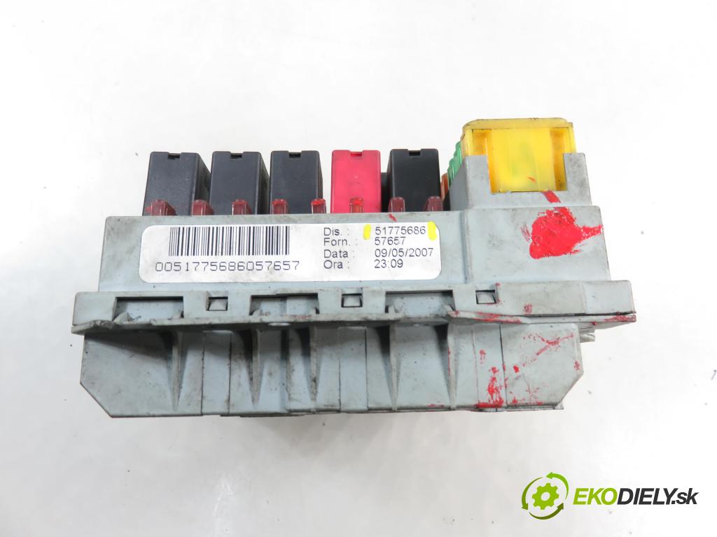 FIAT BRAVO II (198_) HB 2007 66,00 1.4 - 192 B2.000 1368,00 Skrinka POJISTKY: 51775686