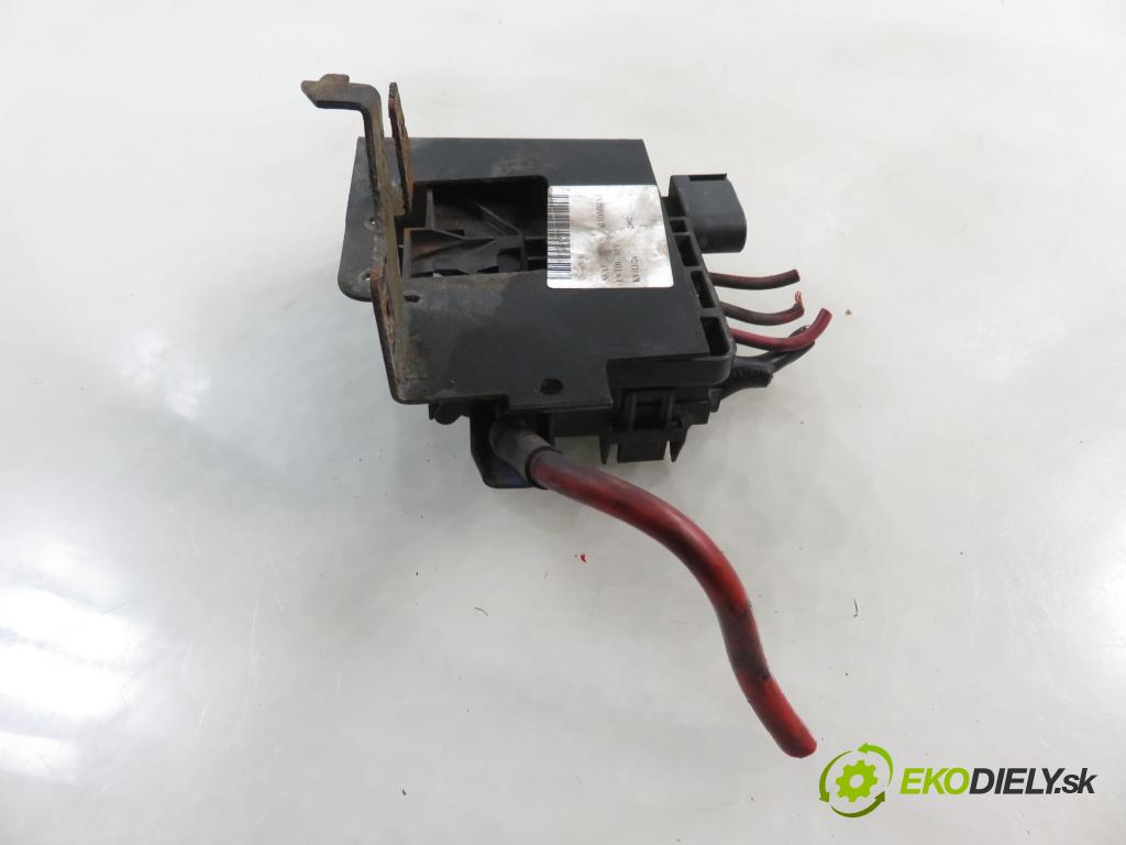 SEAT ALHAMBRA (7V8, 7V9) MINIVAN 2002 85,00 1.9 TDI PD 115 - AUY 1896,00 Skrinka POJISTKY: na BATÉRIA 7M3937548A