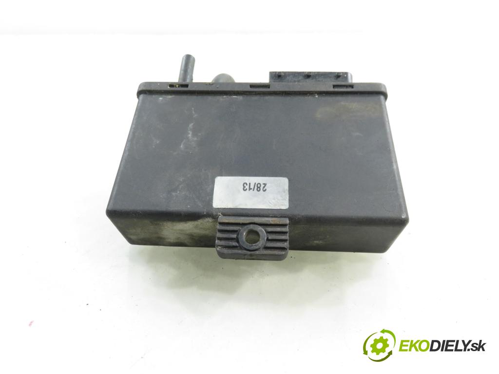 RENAULT CLIO II (BB_, CB_) HB 2000 55,00 1.4 (B/CB0C) - E7J 634 1390,00 Riadiaca jednotka LPG 67R015765