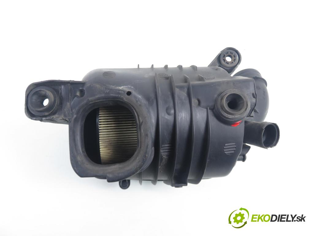 AUDI A3 (8P1) HB 2006 75,00 1.6 - BSE 1595,00 Obal filtra vzduchu 1F0129607 ; 1K0129610B (Obal vzduchového filtra)