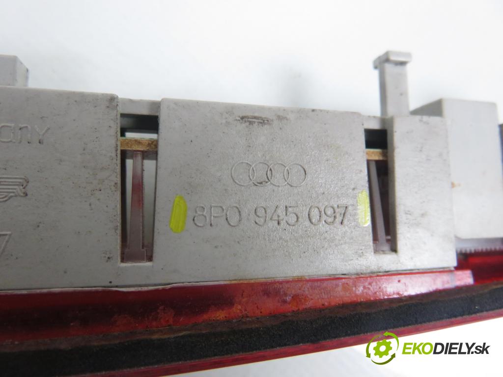 AUDI A3 (8P1) HB 2006 75,00 1.6 - BSE 1595,00 svetlo bŕzd 8P0945097