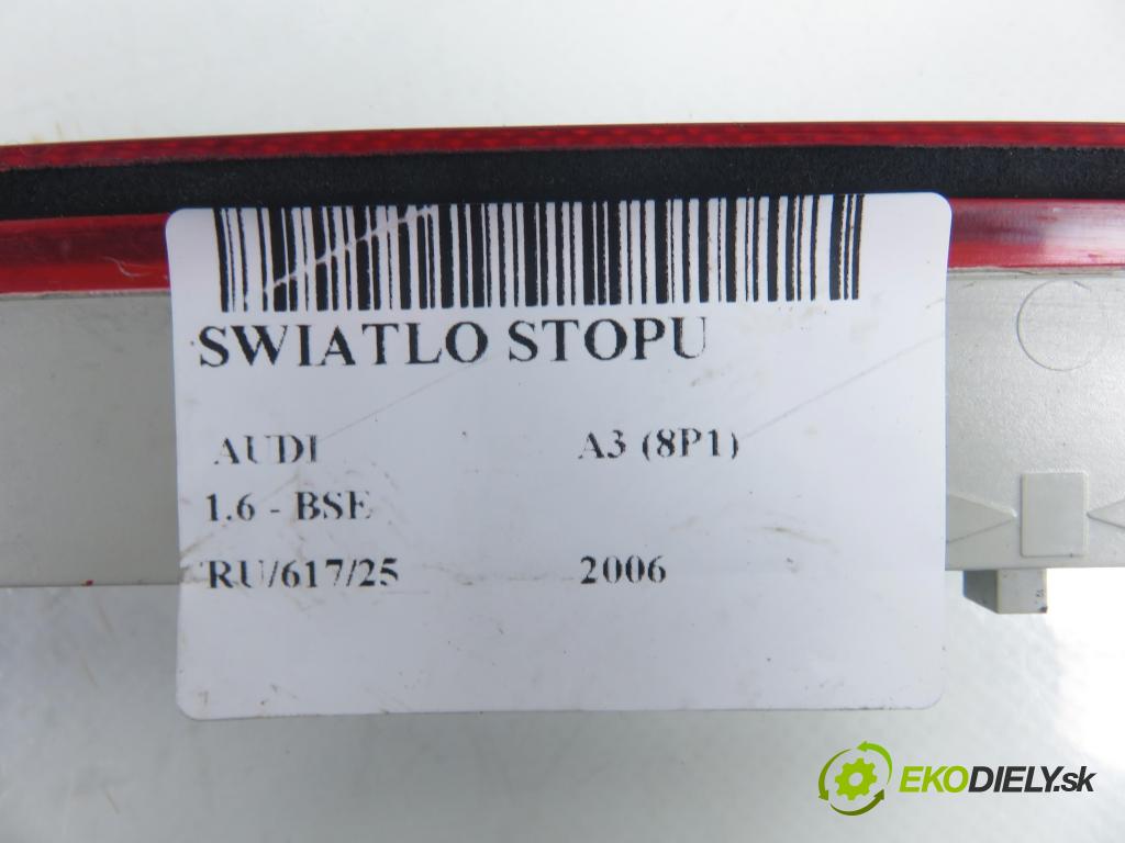 AUDI A3 (8P1) HB 2006 75,00 1.6 - BSE 1595,00 svetlo bŕzd 8P0945097