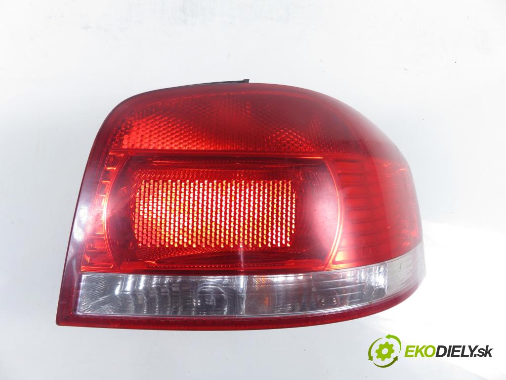 AUDI A3 (8P1) HB 2006 75,00 1.6 - BSE 1595,00 Svetlo pravé zadné 8P0945096025S