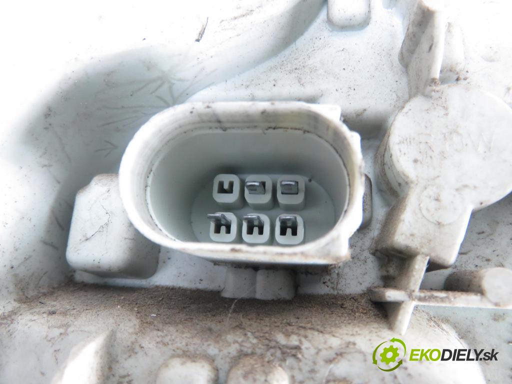 AUDI A3 (8P1) HB 2006 75,00 1.6 - BSE 1595,00 Svetlo pravé zadné 8P0945096025S