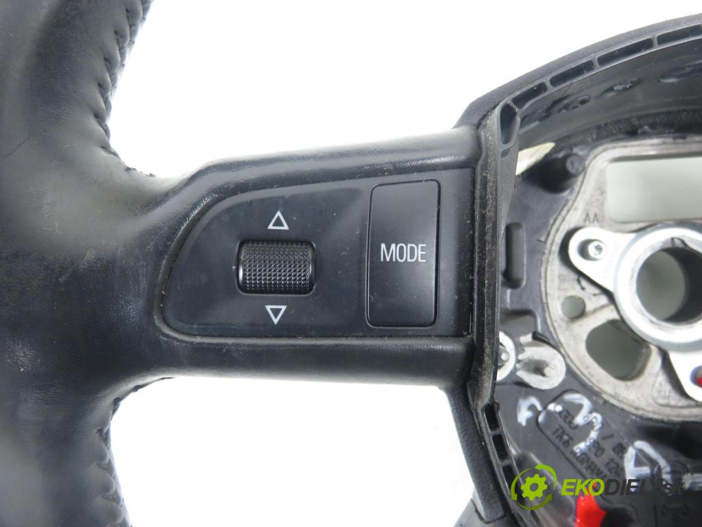 AUDI A3 (8P1) HB 2006 75,00 1.6 - BSE 1595,00 Volant 8P04196894PK (Volant)