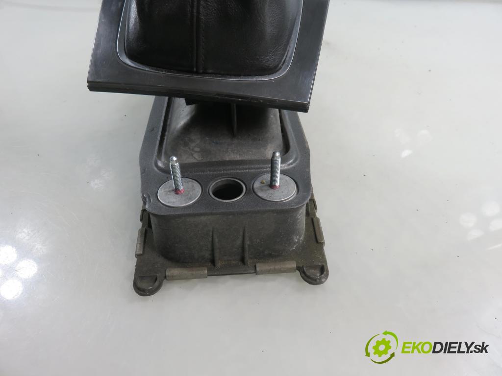 AUDI A3 (8P1) HB 2006 75,00 1.6 - BSE 1595,00 ZVEDÁK: 1K0711049AR