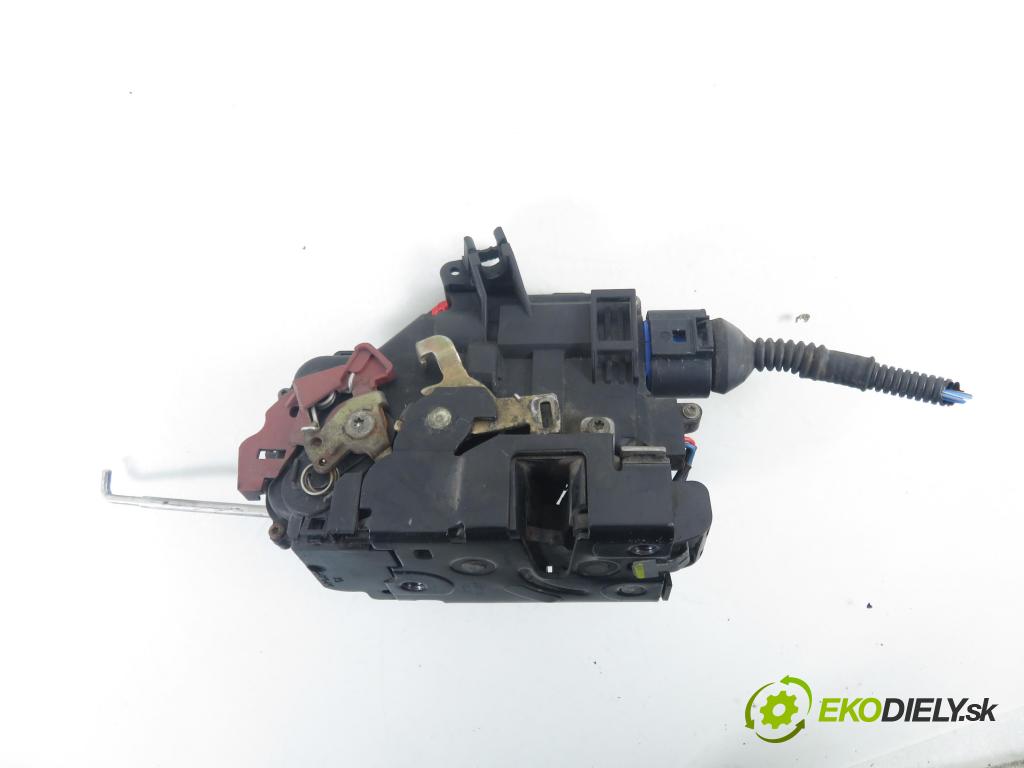 AUDI A3 (8P1) HB 2006 75,00 1.6 - BSE 1595,00 zámok 4E1837015