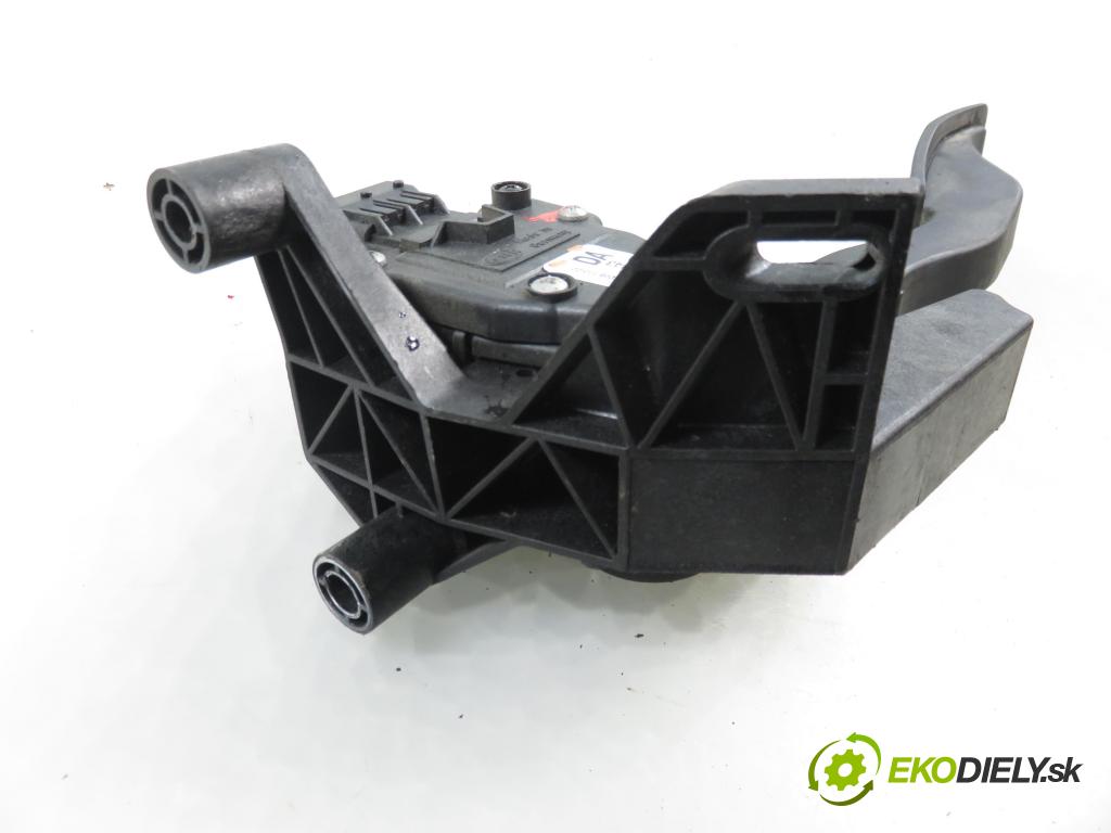 OPEL MERIVA A nadwozie wielkoprzestrzenne (MPV) (X03) HB 2006 92,00 1.8 - Z 18 XE 1796,00 Potenciometer plynu  93335443DA ; 6PV00811002 (Potenciometer plynového pedálu)