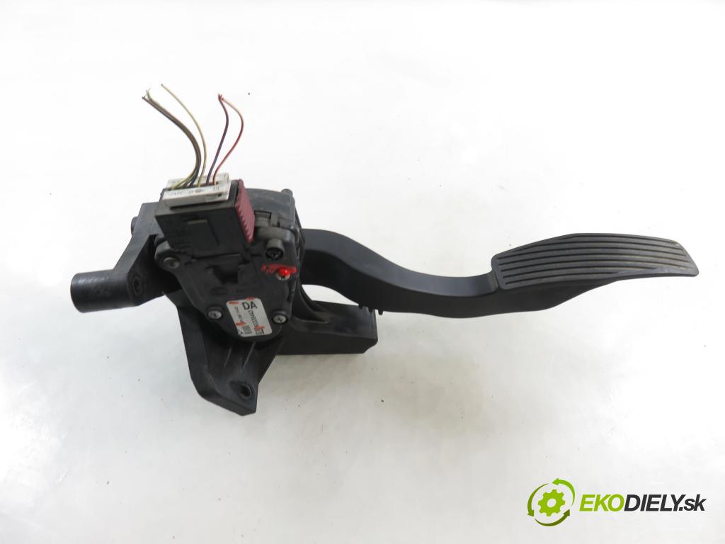 OPEL MERIVA A nadwozie wielkoprzestrzenne (MPV) (X03) HB 2006 92,00 1.8 - Z 18 XE 1796,00 Potenciometer plynu  93335443DA ; 6PV00811002 (Potenciometer plynového pedálu)