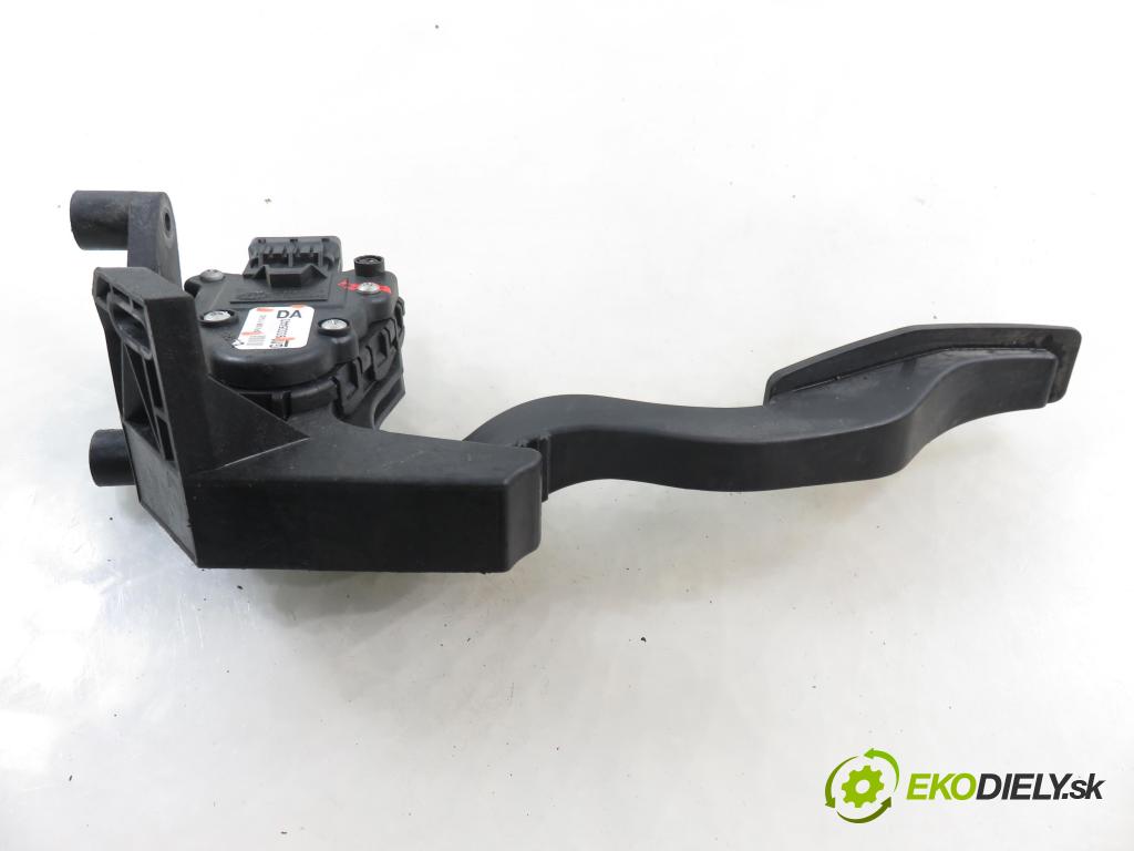 OPEL MERIVA A nadwozie wielkoprzestrzenne (MPV) (X03) HB 2006 92,00 1.8 - Z 18 XE 1796,00 Potenciometer plynu  93335443DA ; 6PV00811002 (Potenciometer plynového pedálu)