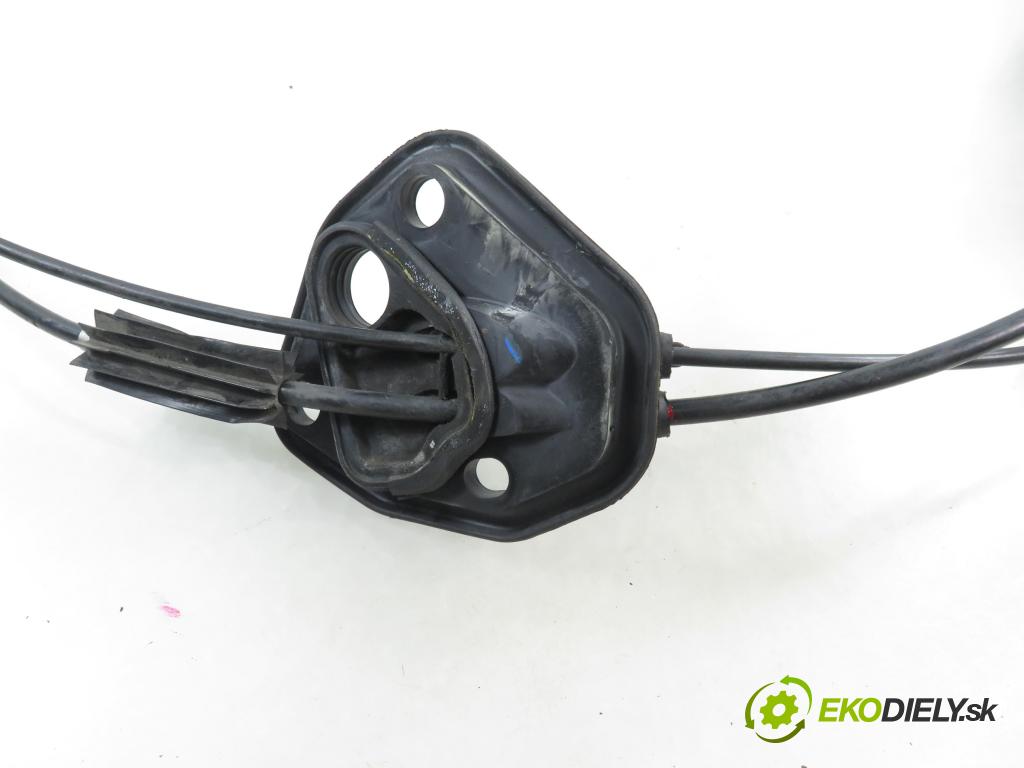 RENAULT SCENIC II (JM0/1_) MINIVAN 2004 63,00 1.5 dCi (JM1F) - K9K 724 1461,00 ZVEDÁK: 8200277973
