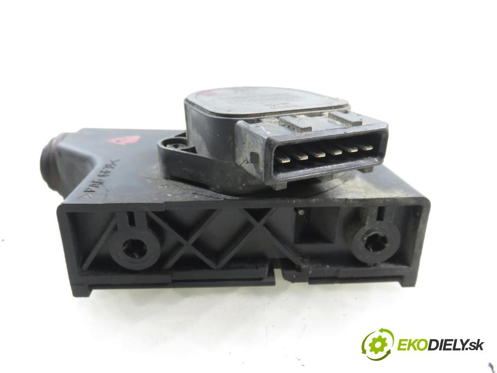 RENAULT SCENIC I (JA0/1_) MINIVAN 2003 75,00 1.9 dCi 102 - F9Q 732 1870,00 Potenciometer plynu 8200139460 (Potenciometer plynového pedálu)