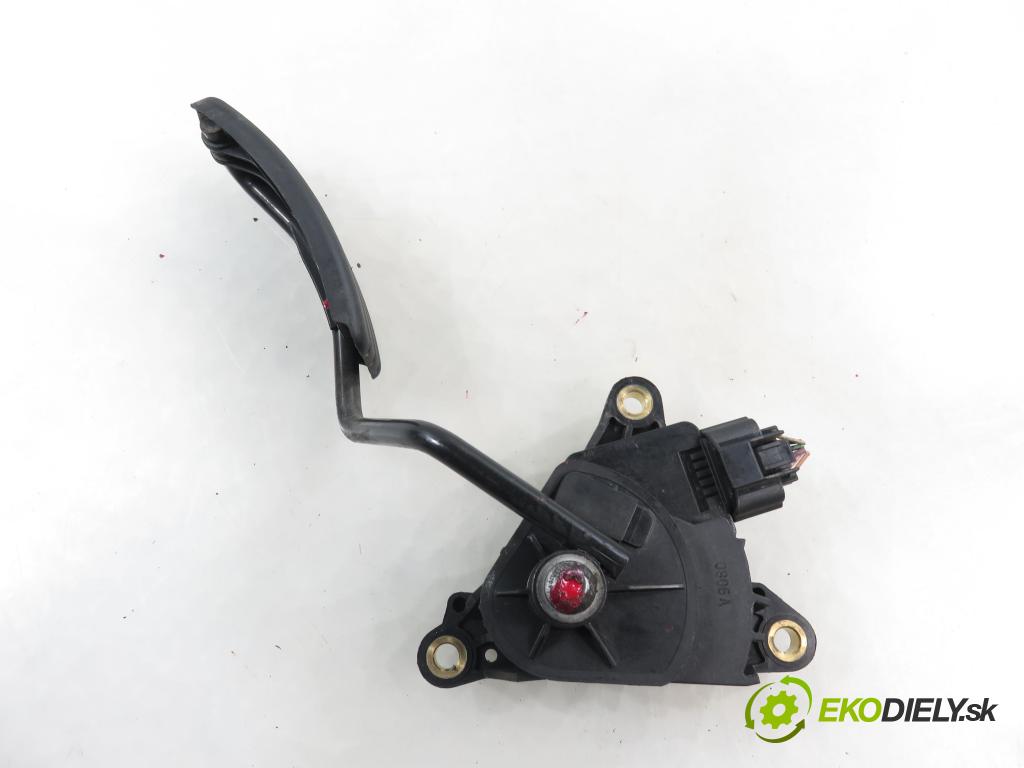 RENAULT SCENIC II (JM0/1_) MINIVAN 2004 63,00 1.5 dCi (JM1F) - K9K 724 1461,00 Potenciometer plynu 8200159647 (Potenciometer plynového pedálu)