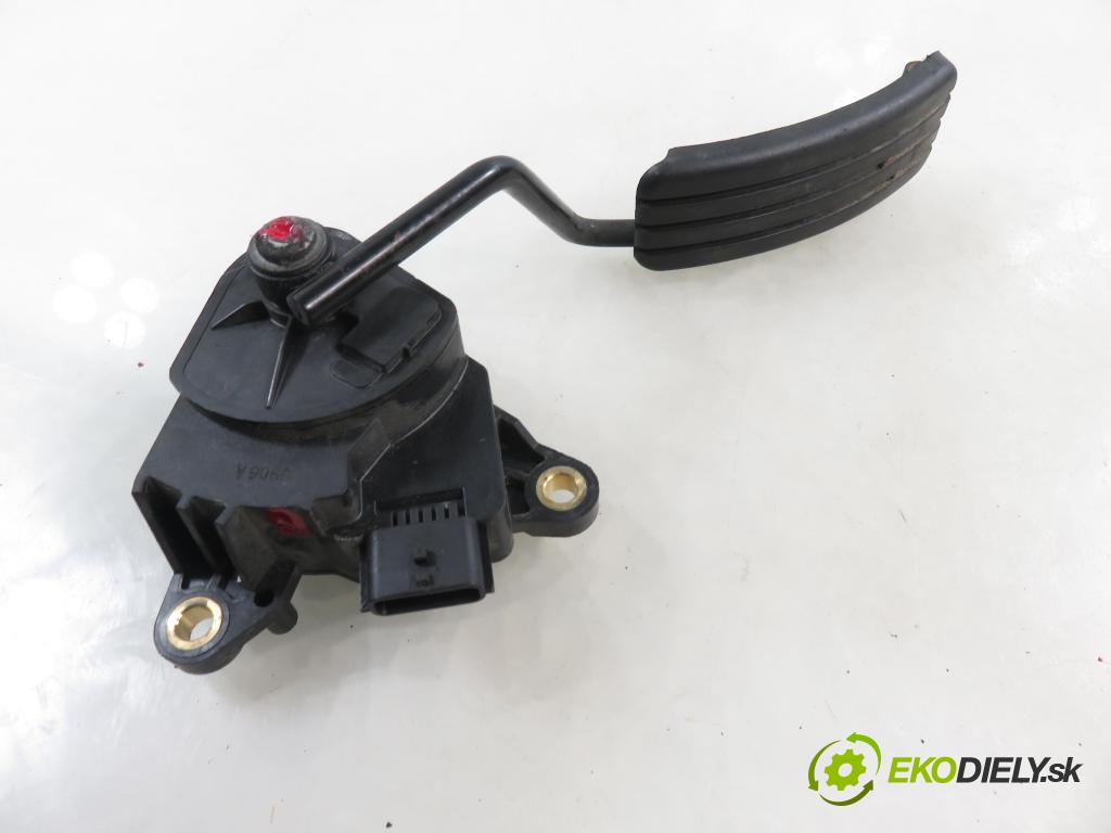 RENAULT SCENIC II (JM0/1_) MINIVAN 2004 63,00 1.5 dCi (JM1F) - K9K 724 1461,00 Potenciometer plynu 8200159647 (Potenciometer plynového pedálu)