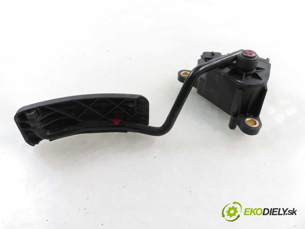 RENAULT SCENIC II (JM0/1_) MINIVAN 2004 63,00 1.5 dCi (JM1F) - K9K 724 1461,00 Potenciometer plynu 8200159647 (Potenciometer plynového pedálu)