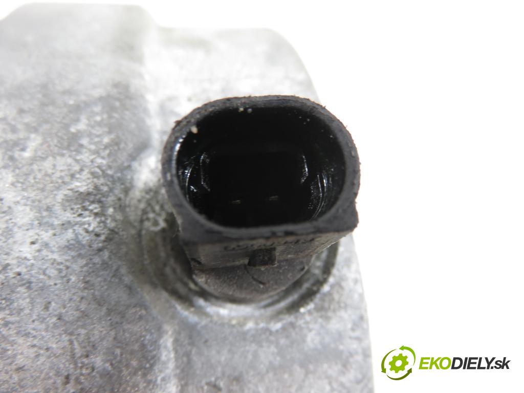 RENAULT LAGUNA II Grandtour (KG0/1_) KOMBI 2006 125,00 2.0 16V - F4R 784 1998,00 KOMPRESOR: klimatizace 813633 (Kompresor klimatizace)