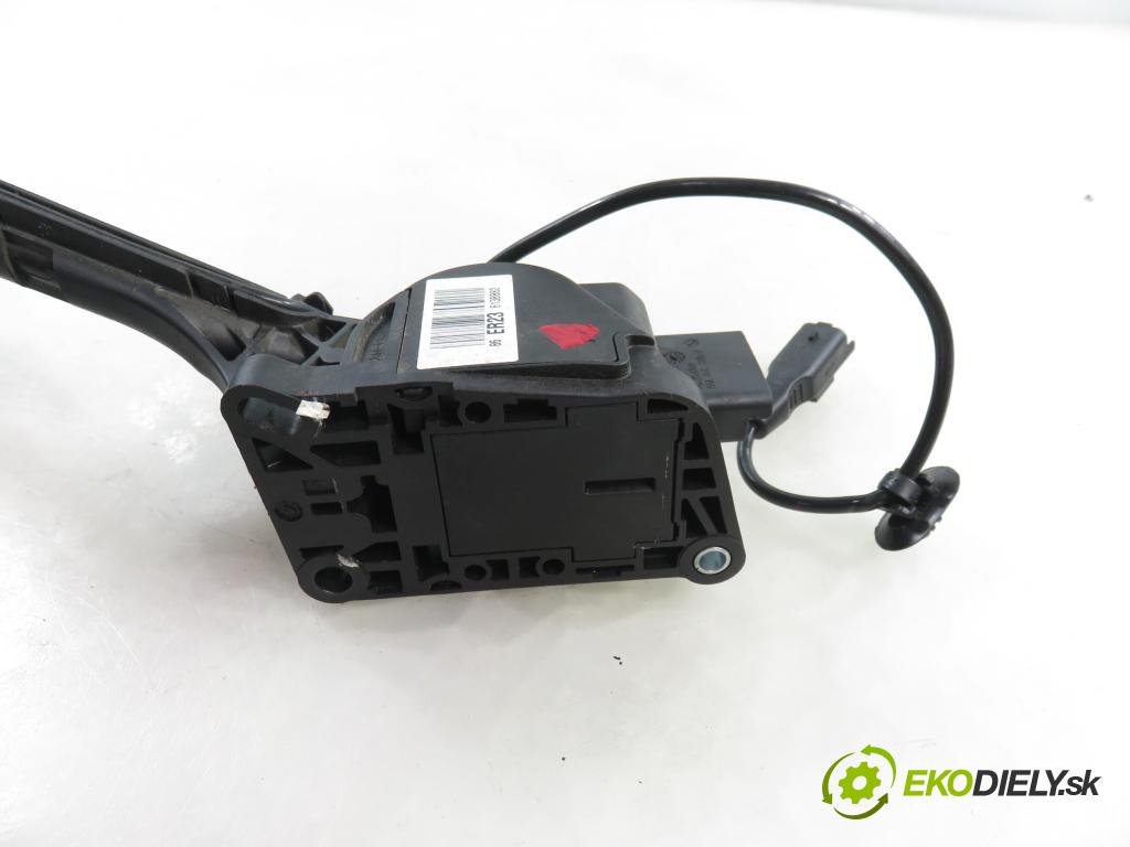 CITROEN C5 III (RD_) SEDAN 2010 80,00 1.6 HDi 110 - 9HZ (DV6TED4) 1560,00 Potenciometer plynu 0280755171 ; 9672091080 (Potenciometer plynového pedálu)