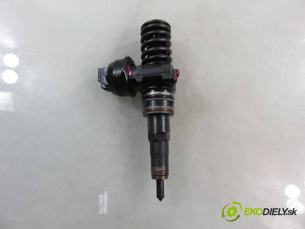 VW PASSAT B5.5 Variant (3B6) KOMBI 2002 96,00 1.9 TDI PD 130 - AVF 1896,00 Vstrekovač 038130073AR (Vstrekovač paliva)