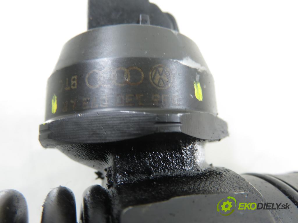 VW PASSAT B5.5 Variant (3B6) KOMBI 2002 96,00 1.9 TDI PD 130 - AVF 1896,00 Vstrekovač 038130073AR (Vstrekovač paliva)