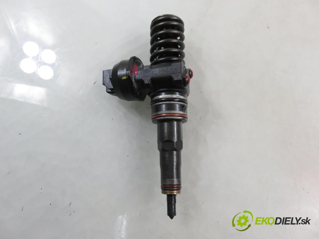 VW PASSAT B5.5 Variant (3B6) KOMBI 2002 96,00 1.9 TDI PD 130 - AVF 1896,00 Vstrekovač 038130073AR ; 0414720214 (Vstrekovač paliva)