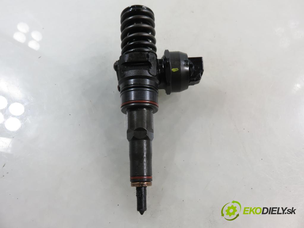 VW PASSAT B5.5 Variant (3B6) KOMBI 2002 96,00 1.9 TDI PD 130 - AVF 1896,00 Vstrekovač 038130073AR ; 0414720214 (Vstrekovač paliva)